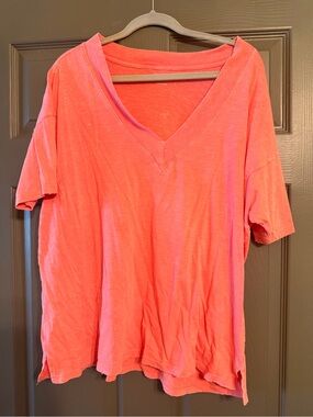 aerie Coral V-Neck Short Sleeve Tee